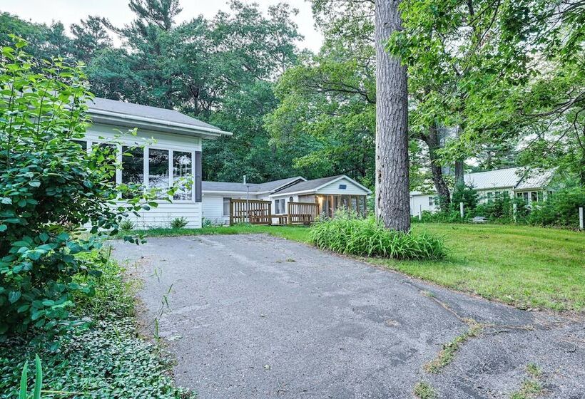 Secluded East Tawas Cabin W/ Private Beach Access!