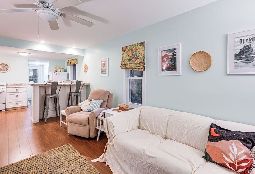 Secluded East Tawas Cabin W/ Private Beach Access!