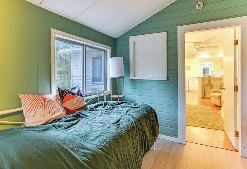 Secluded East Tawas Cabin W/ Private Beach Access!