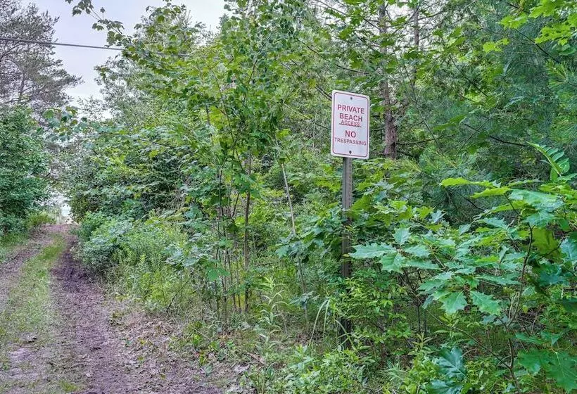 Secluded East Tawas Cabin W/ Private Beach Access!