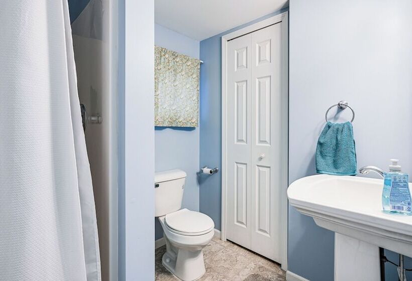 Secluded East Tawas Cabin W/ Private Beach Access!