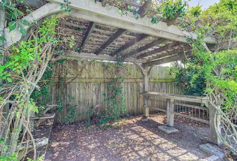 Spacious Bay St Louis Home   1/2 Mi To Old Town!