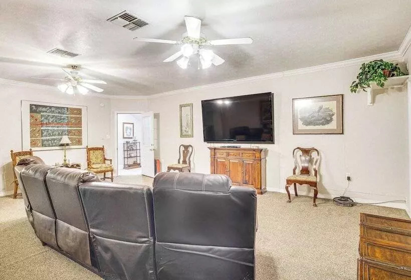 Spacious Bay St Louis Home   1/2 Mi To Old Town!