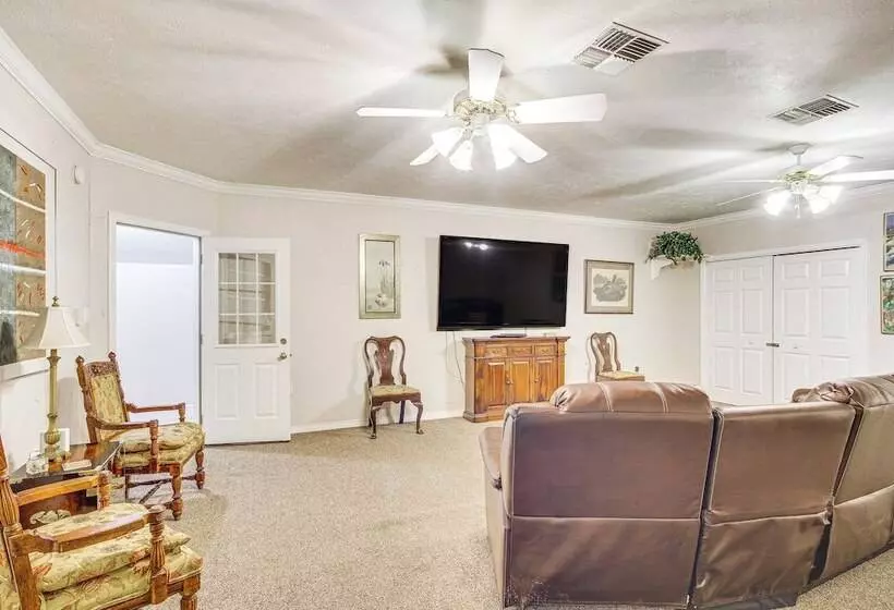 Spacious Bay St Louis Home   1/2 Mi To Old Town!