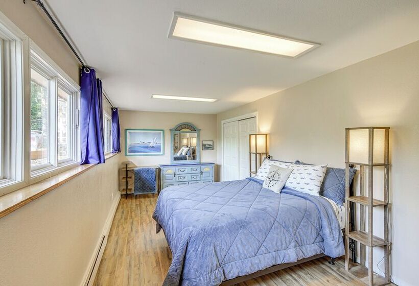 Spacious Eagle River Escape W/ Hot Tub + Views!