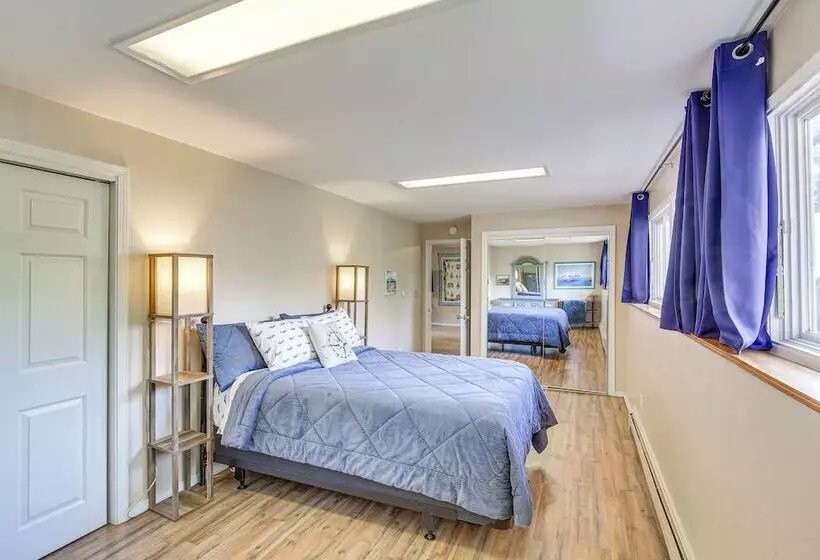 Spacious Eagle River Escape W/ Hot Tub + Views!