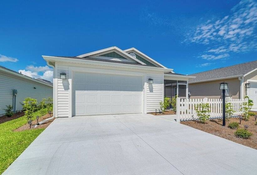 Villages Home In Gated Community W/ Pool Access!