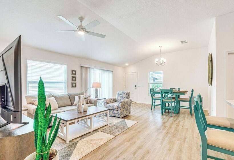 Villages Home In Gated Community W/ Pool Access!