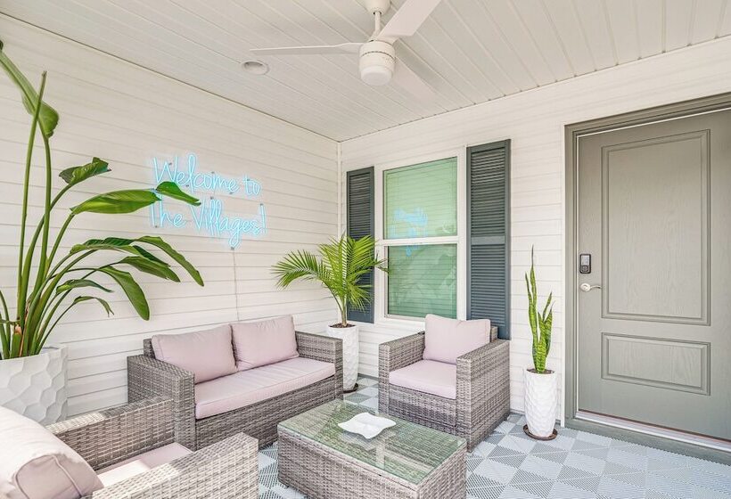 Villages Home In Gated Community W/ Pool Access!