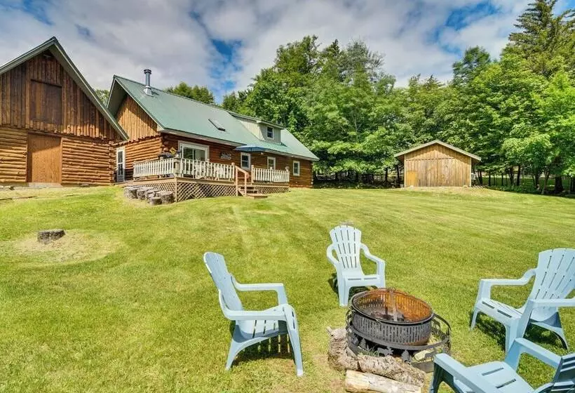 Woodsy Beaver Cove Cabin W/ Deck & Fire Pit!