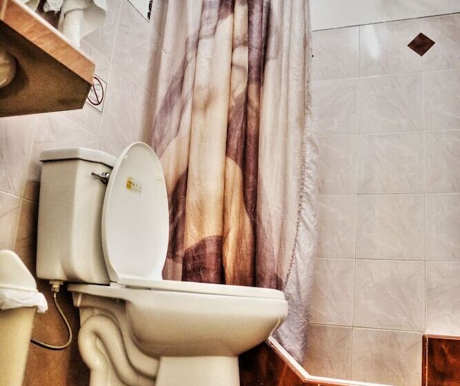 Aamiaismajoitus (B&B) Villa Tomasa