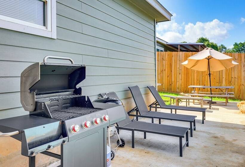 Canyon Lake Home W/ Private Pool, Hot Tub & Sauna!