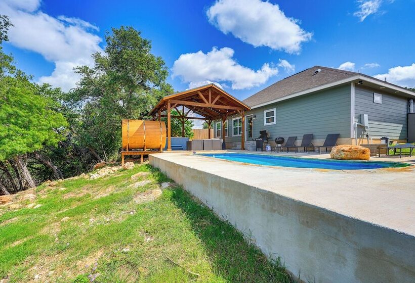 Canyon Lake Home W/ Private Pool, Hot Tub & Sauna!