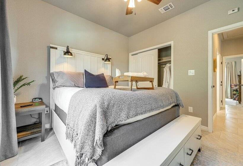 Canyon Lake Home W/ Private Pool, Hot Tub & Sauna!