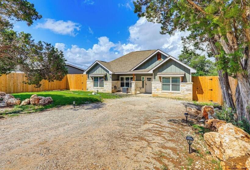Canyon Lake Home W/ Private Pool, Hot Tub & Sauna!