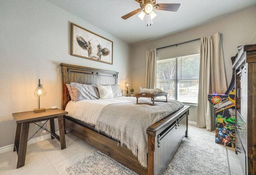 Canyon Lake Home W/ Private Pool, Hot Tub & Sauna!