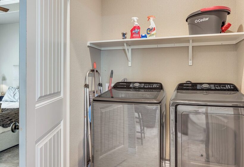 Canyon Lake Home W/ Private Pool, Hot Tub & Sauna!