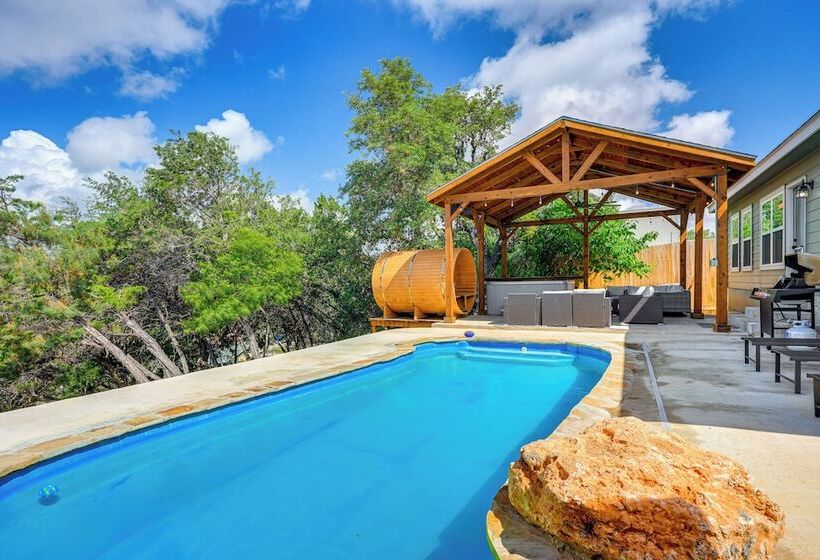Canyon Lake Home W/ Private Pool, Hot Tub & Sauna!