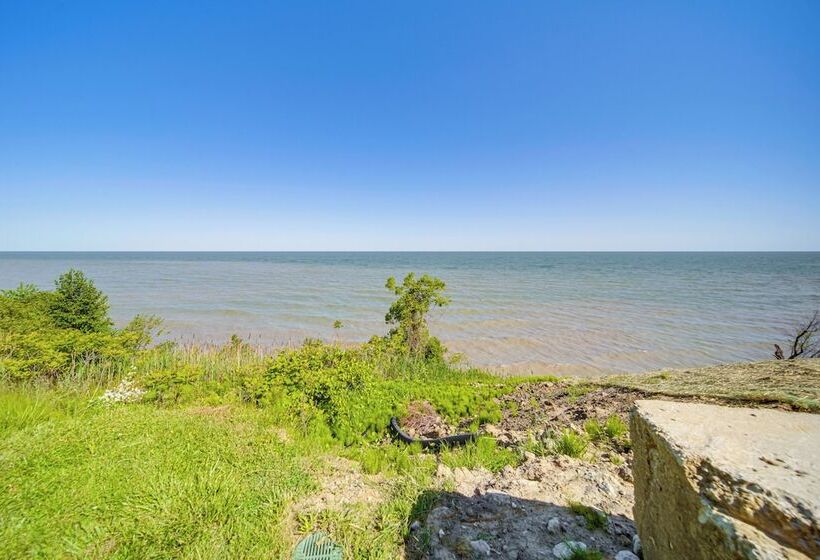 Lake Erie Escape: Family Friendly Home W/ Patio