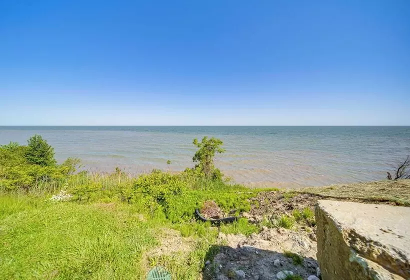 Lake Erie Escape: Family Friendly Home W/ Patio