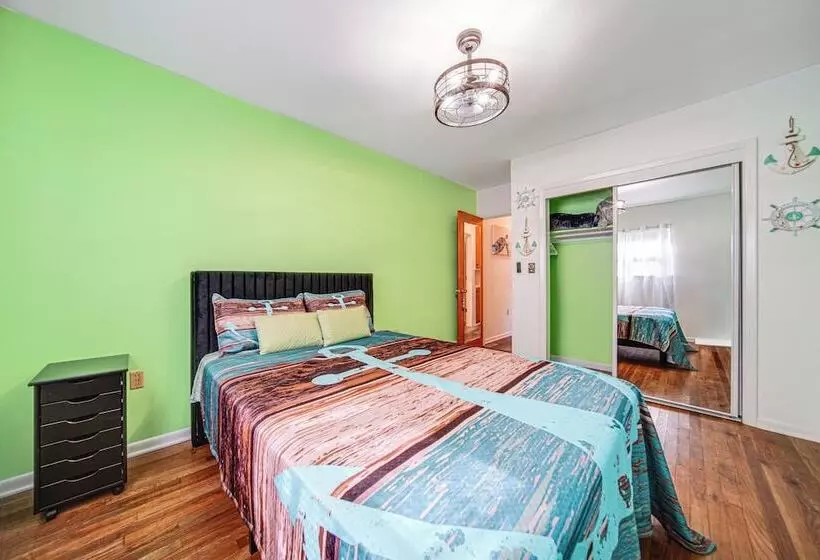 Lake Erie Escape: Family Friendly Home W/ Patio