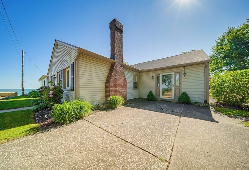 Lake Erie Escape: Family Friendly Home W/ Patio