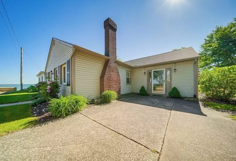 Lake Erie Escape: Family Friendly Home W/ Patio