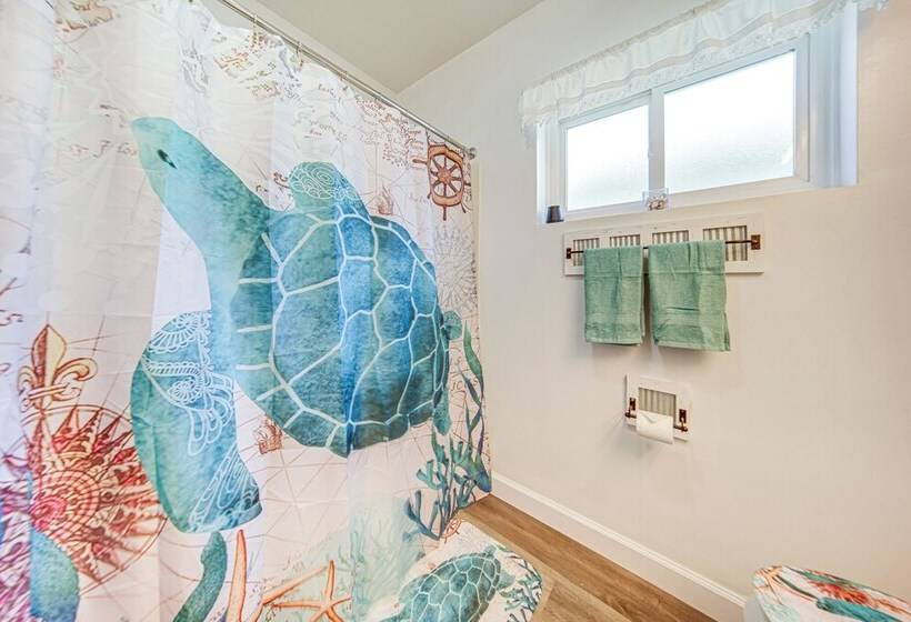 Lake Erie Escape: Family Friendly Home W/ Patio