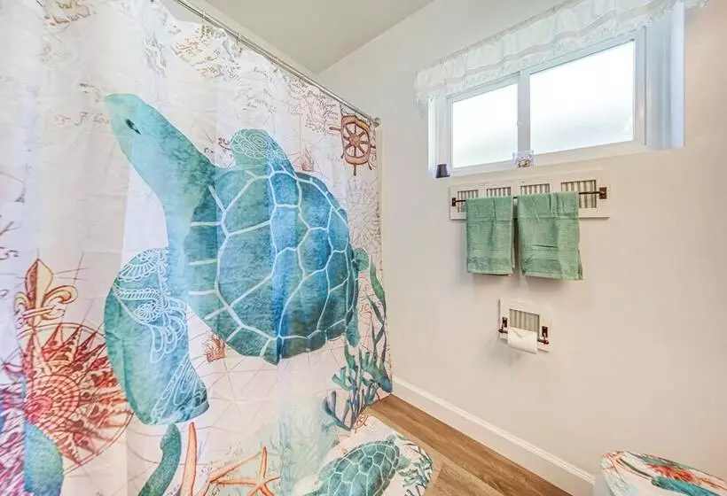 Lake Erie Escape: Family Friendly Home W/ Patio