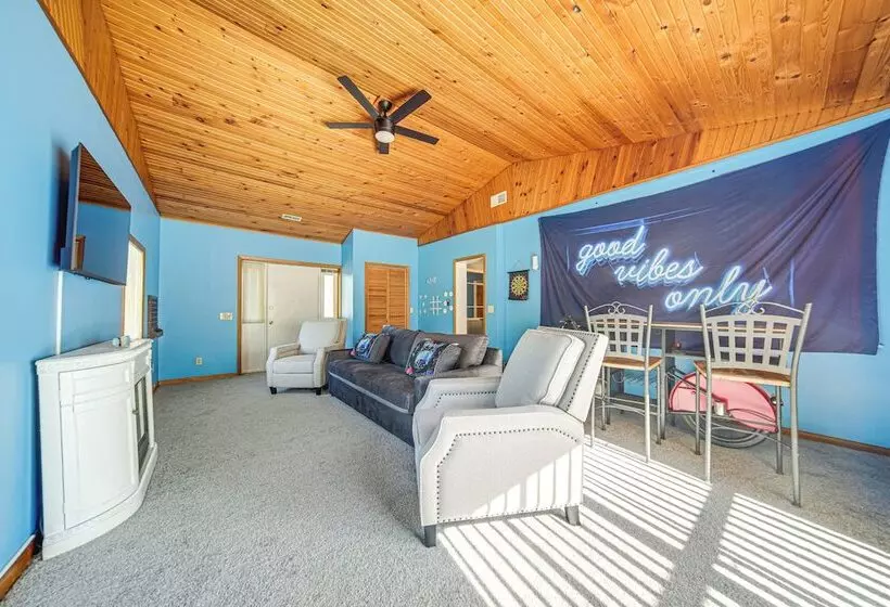 Lake Erie Escape: Family Friendly Home W/ Patio