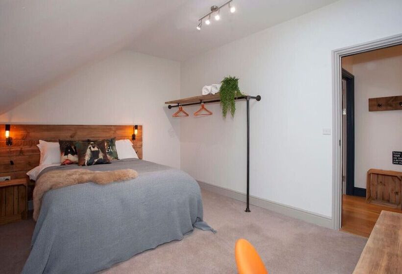 Higgihaus Cabot Mews Apart