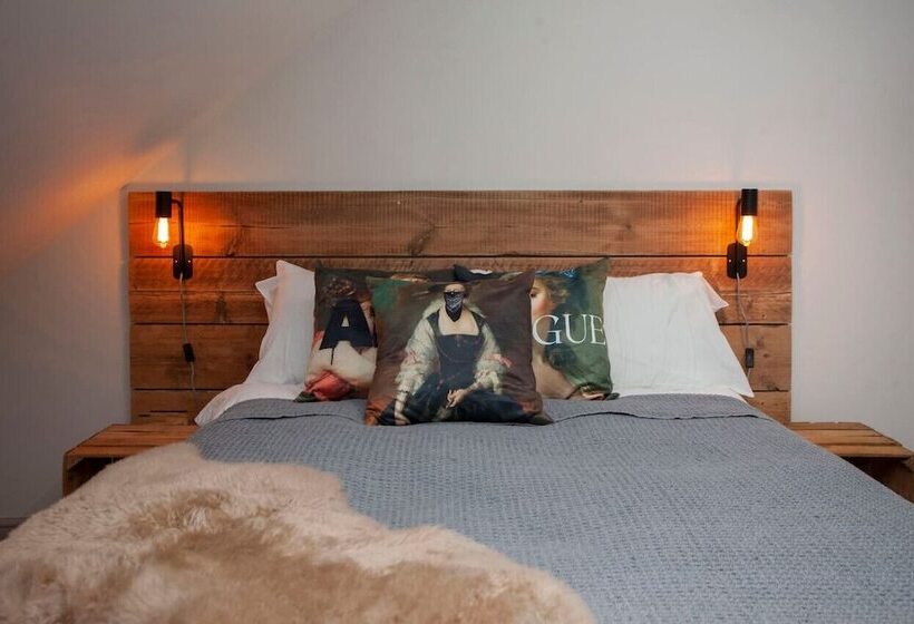 Higgihaus Cabot Mews Apart