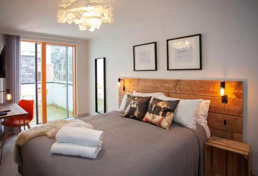 Higgihaus Cabot Mews Apart