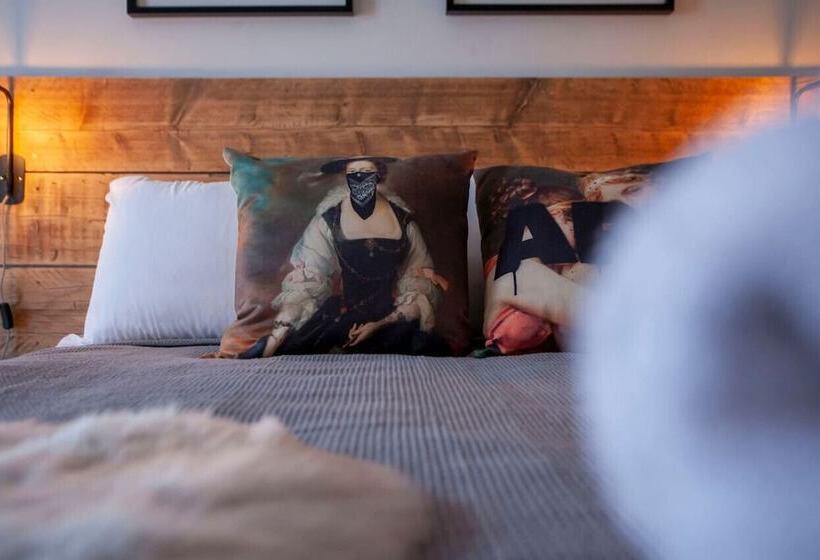 Higgihaus Cabot Mews Apart