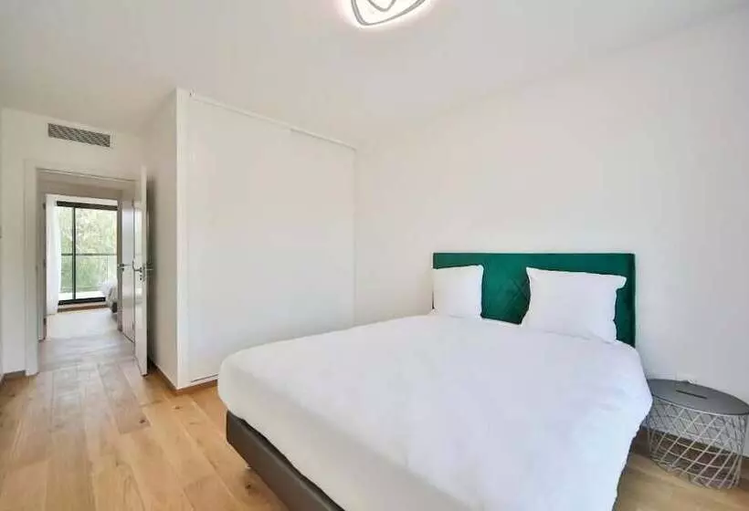 Hotelli Blue Night International 69