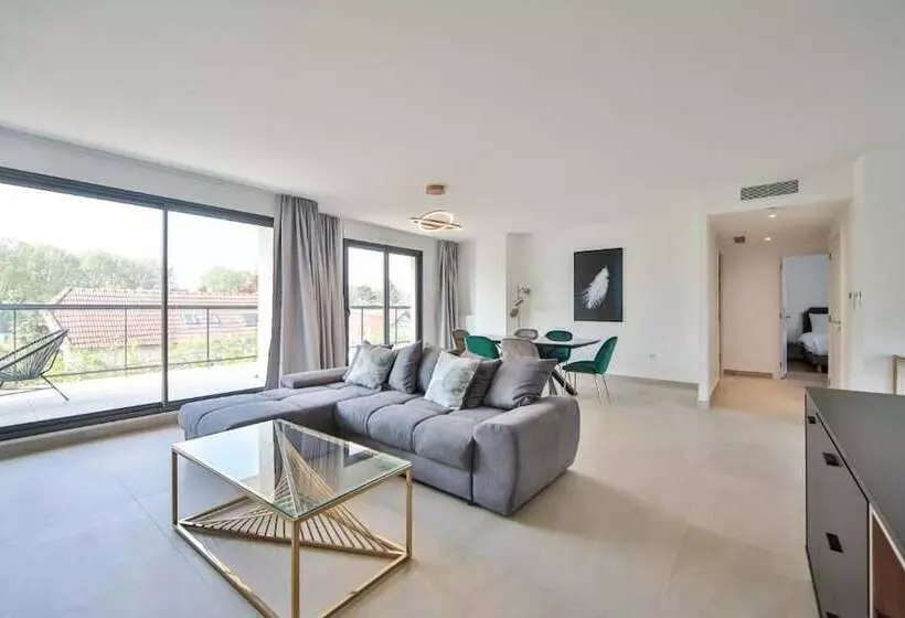 Hotelli Blue Night International 69