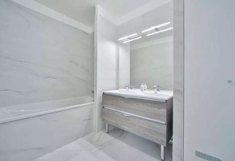 Hotelli Blue Night International 69