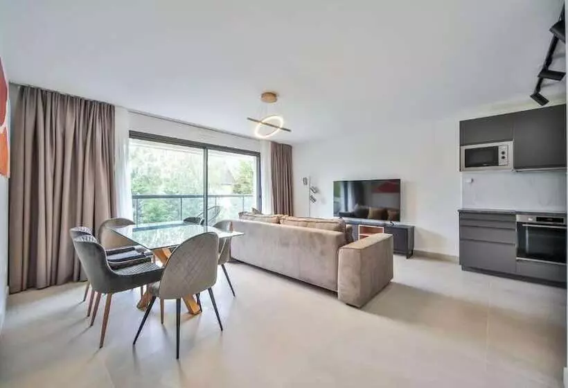 Hotelli Blue Night International 69