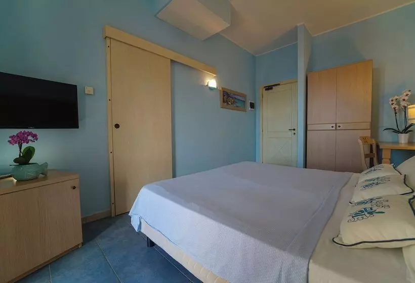 Hotelli Cala Della Torre