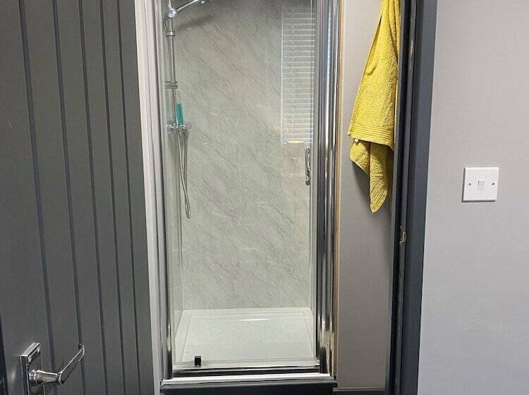 호텔 Gate Lodge   Private En Suite Rooms