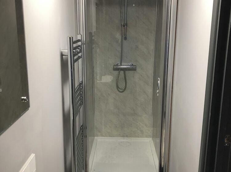 호텔 Gate Lodge   Private En Suite Rooms