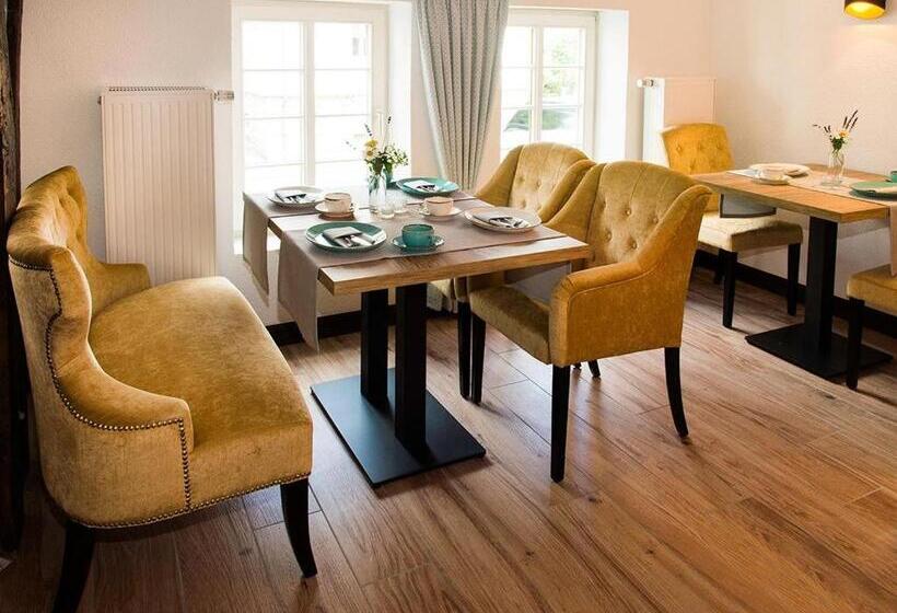 בית מלון כפרי Zum Löwen Herborn