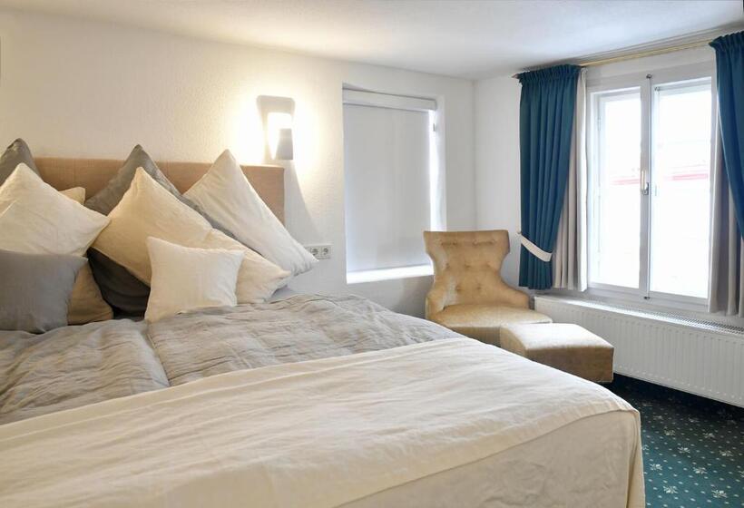 בית מלון כפרי Zum Löwen Herborn