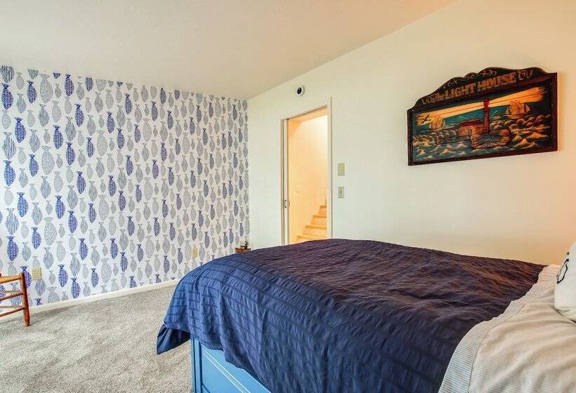 Modern Waterfront Home   1 Mi To Cave Point Park!