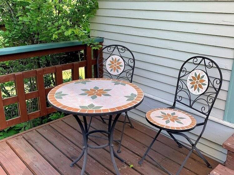 Pansiyon 250 N Adams St