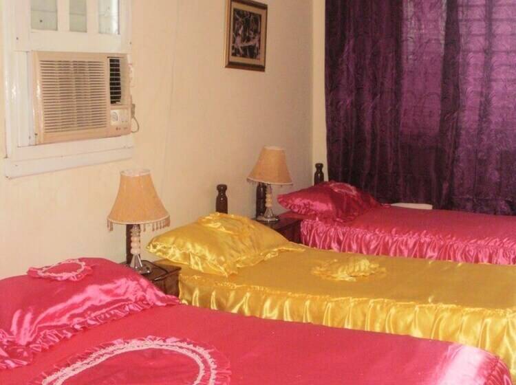 پانسیون Hostal Carmencita, Carmen Gonzalez Fonseca