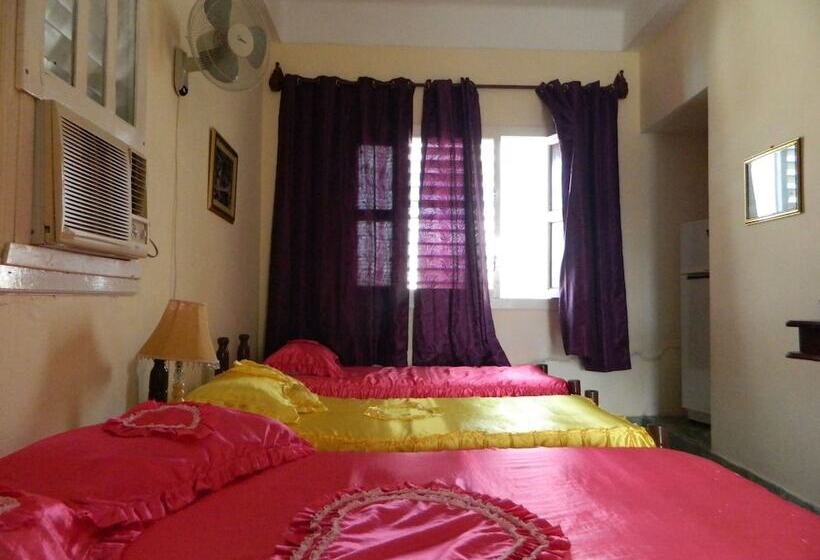 پانسیون Hostal Carmencita, Carmen Gonzalez Fonseca