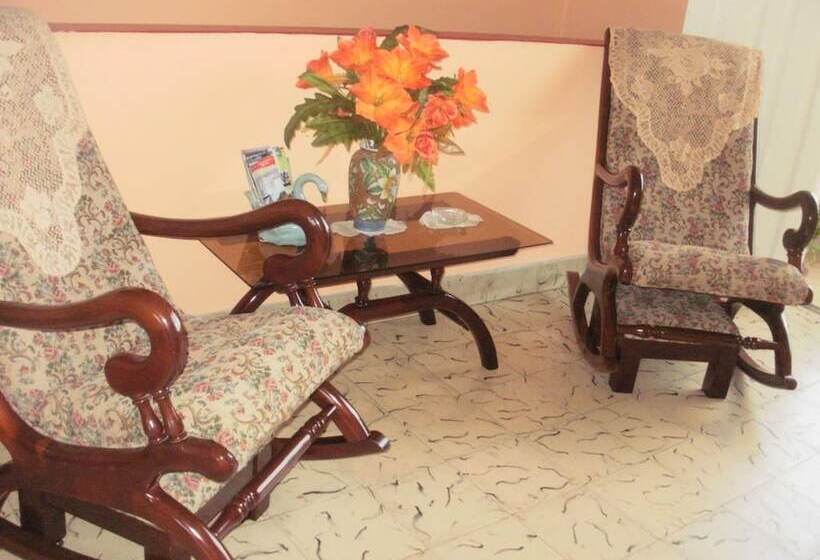 پانسیون Hostal Carmencita, Carmen Gonzalez Fonseca