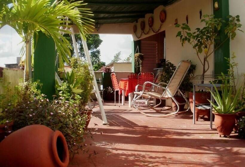 پانسیون Hostal Carmencita, Carmen Gonzalez Fonseca