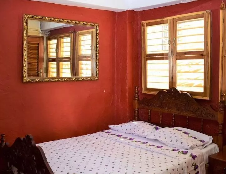 ペンション Hostal Chez Vous